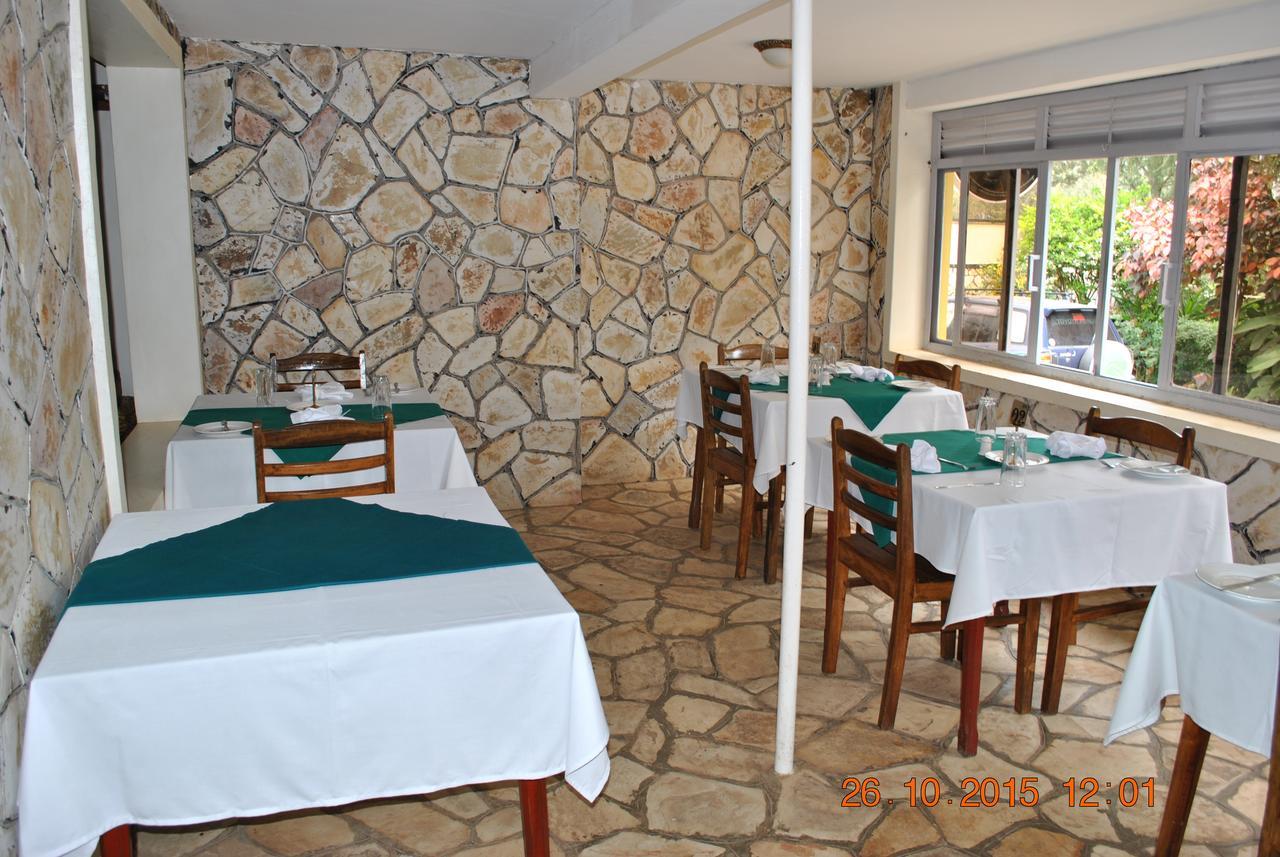 Little Woods Inn Mbarara Buitenkant foto