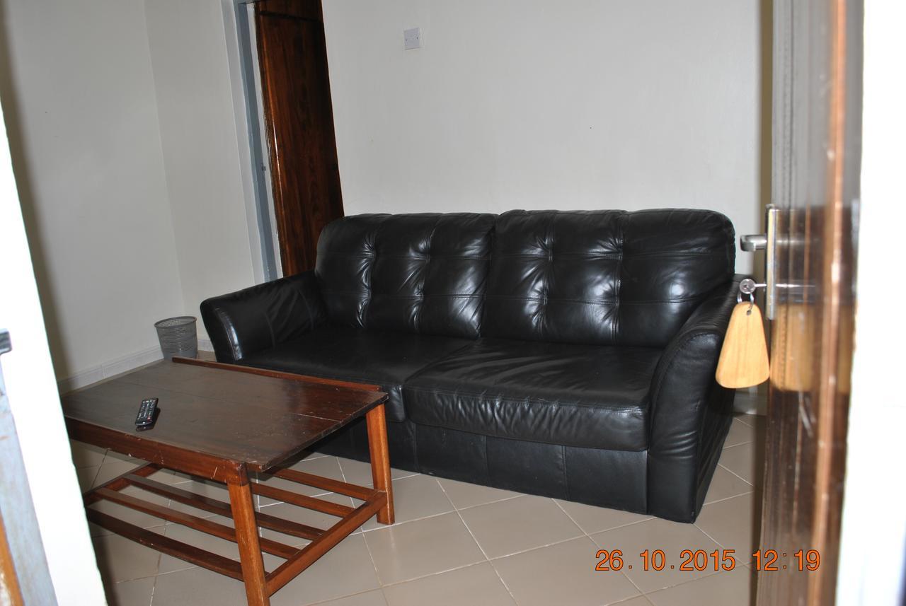 Little Woods Inn Mbarara Buitenkant foto