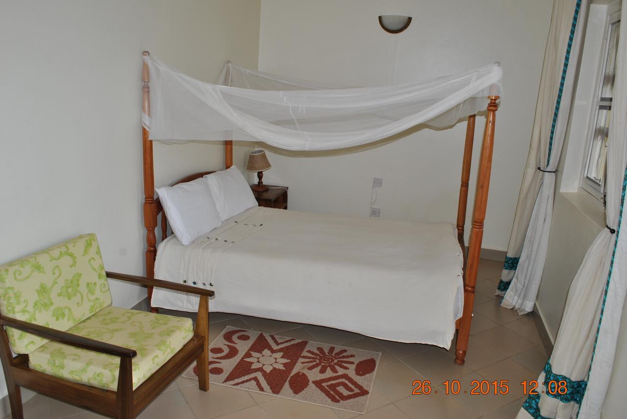 Little Woods Inn Mbarara Buitenkant foto